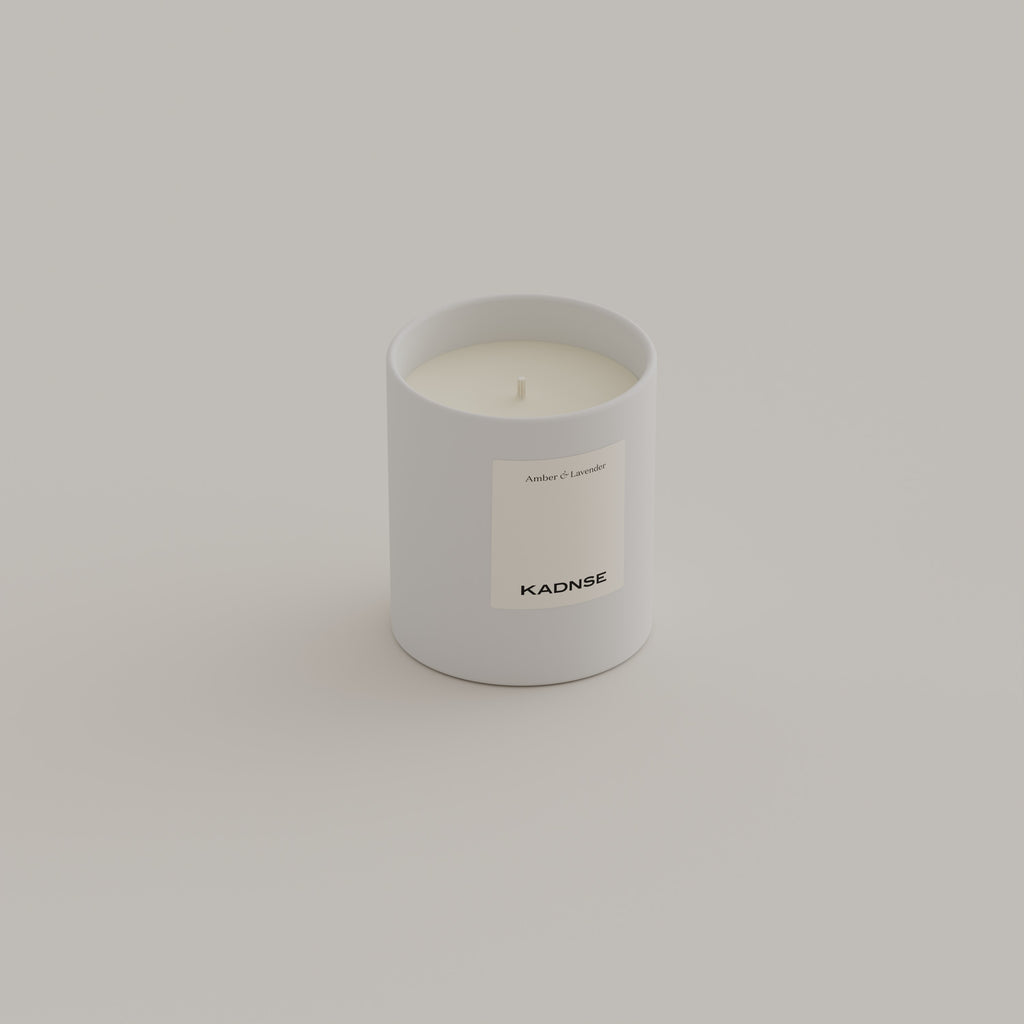 Black Amber & Lavender scented candle 200g White — Kadnse handpoured luxury candle, natural wax, made in Porto