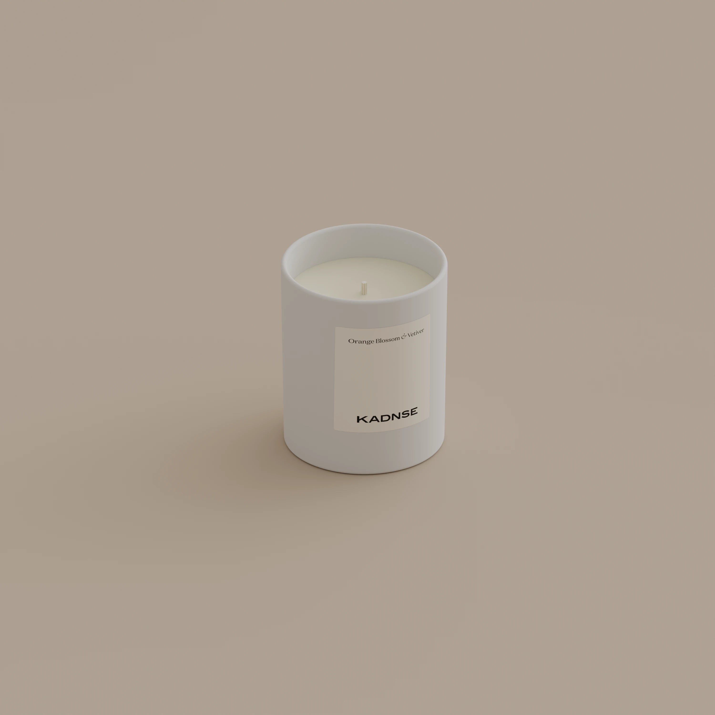 Orange Blossom & Vetiver scented candle hover view — Kadnse handpoured luxury candle, natural wax, made in Porto
