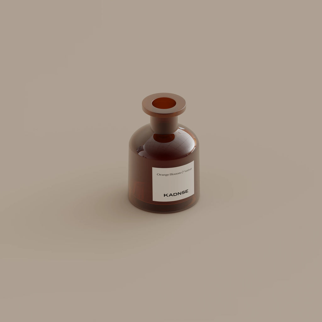 Orange Blossom & Vetiver reed diffuser hover view — Kadnse luxury home fragrance, natural fragrance oil, handcrafted in Porto